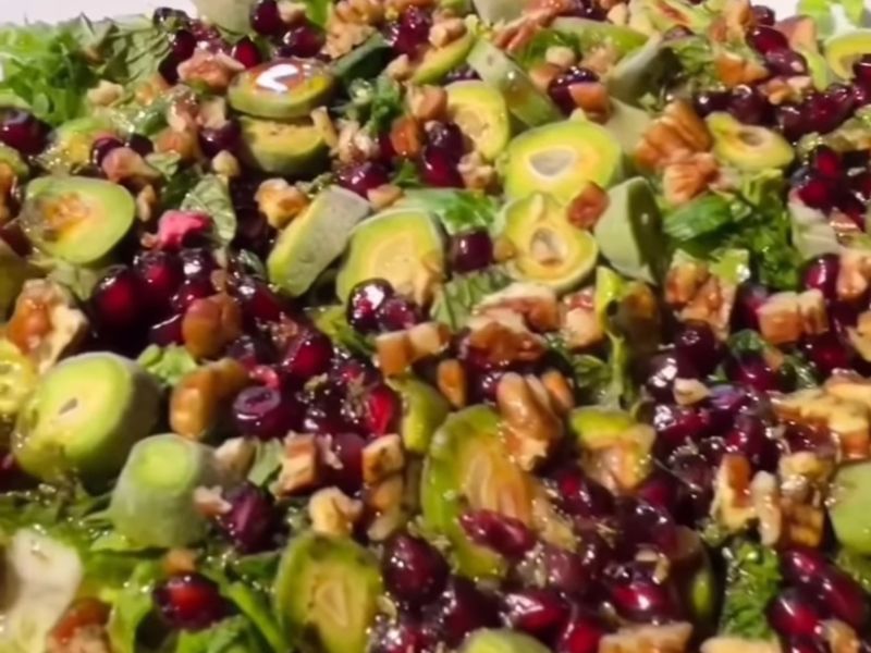 سلطة اللوز الأخضر